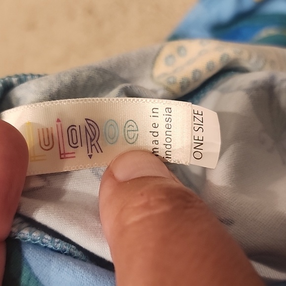 NEW LLR light blue feather detail OS leggings - Picture 2 of 3